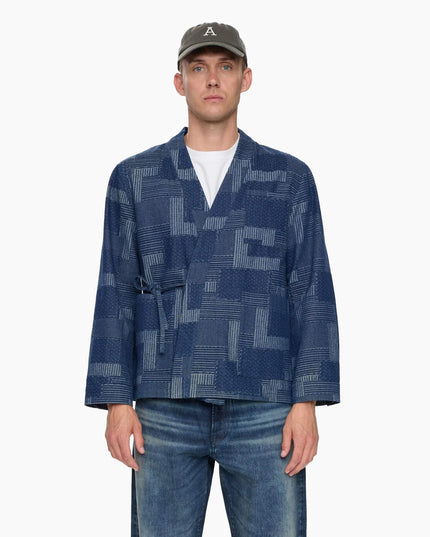 Anerkjendt AKJESPER Kimono Sky Captain als Overshirt getragen, Lifestyle-Aufnahme