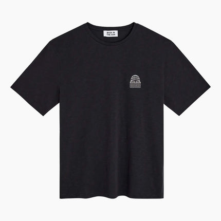Bask in the Sun Carbon Mini to the Sea Tee, GOTS Flammgarn, Daniela-Garreton-Stickerei, Frontansicht