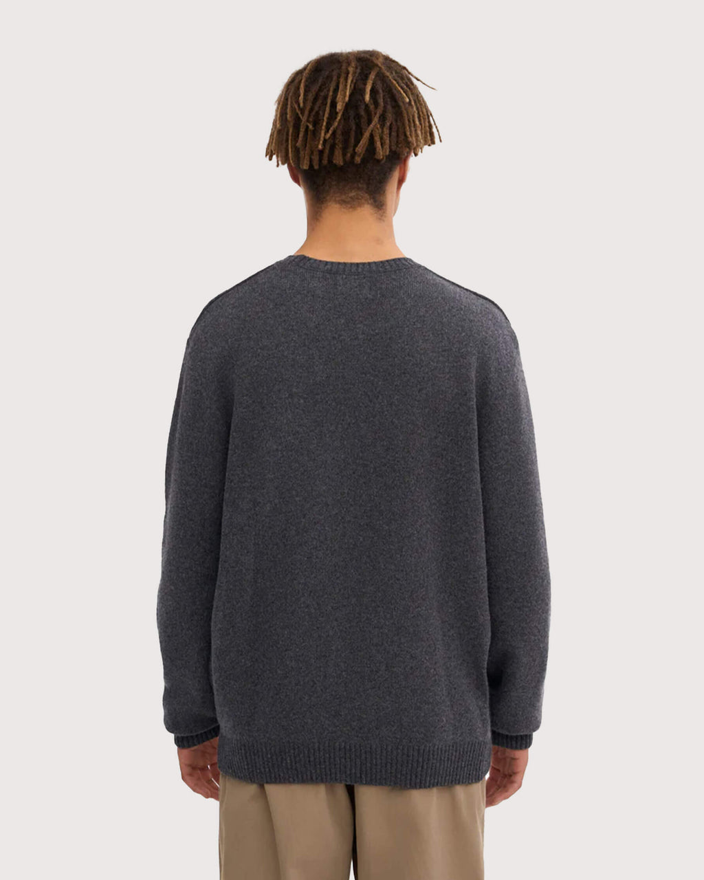 Colorful-Standard-Classic-Merino-Wool-Crew-Lava-Grey-02