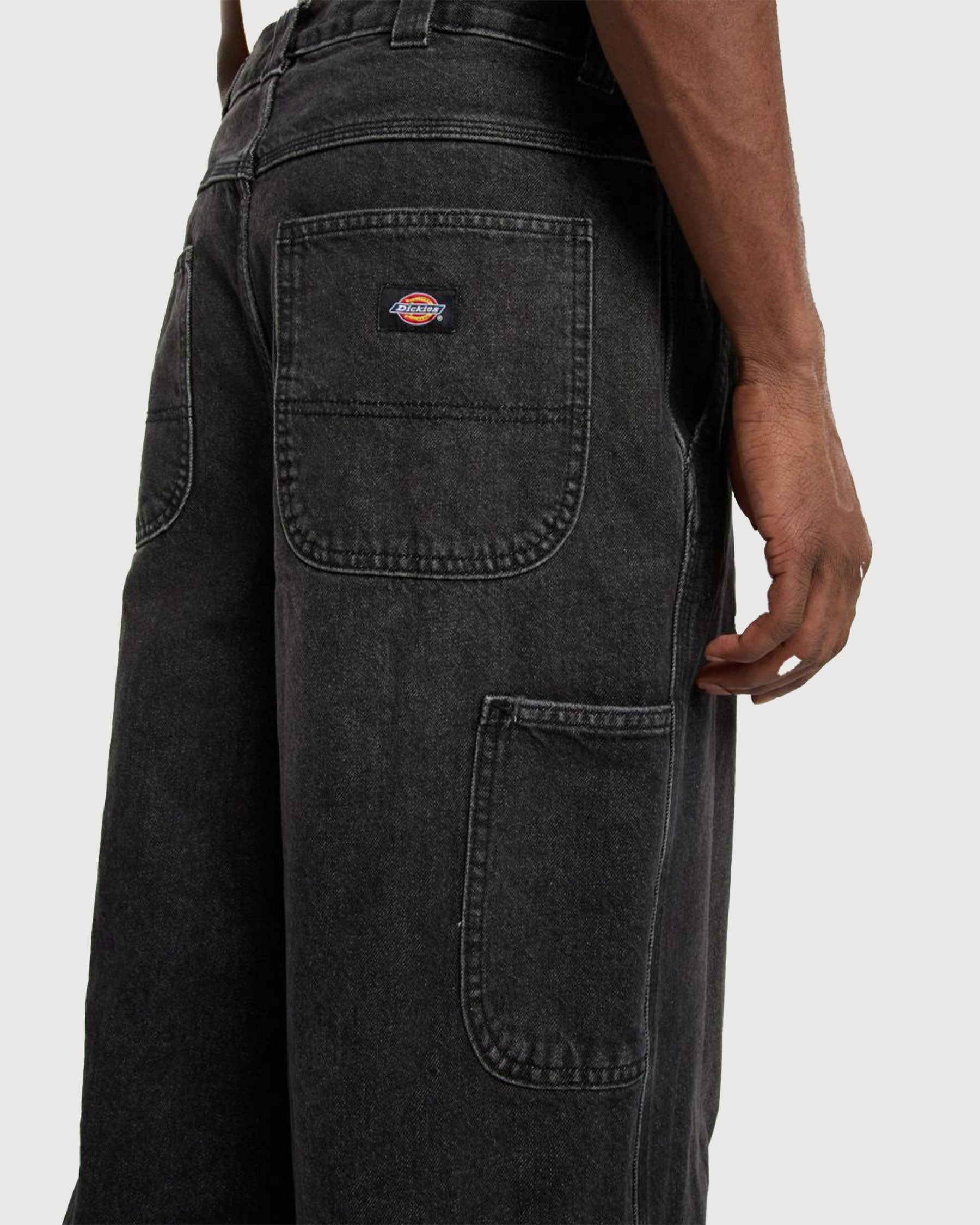 Dickies-Madison-loose-Jeans-Schwarz-04