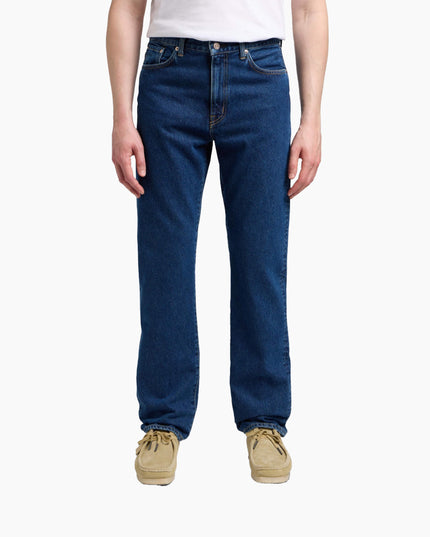 Edwin Regular Straight Jeans Blau Mid Used, Lifestyle-Frontansicht Regular Straight Fit, Kaihara Pure Indigo Japan