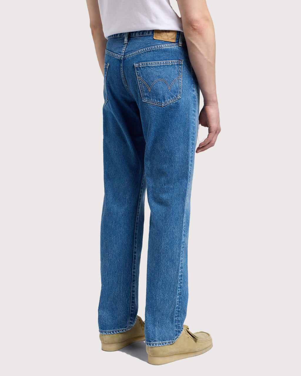 Edwin-Regular-Straight-Jeans-Blue-Mid-Light-Used-02