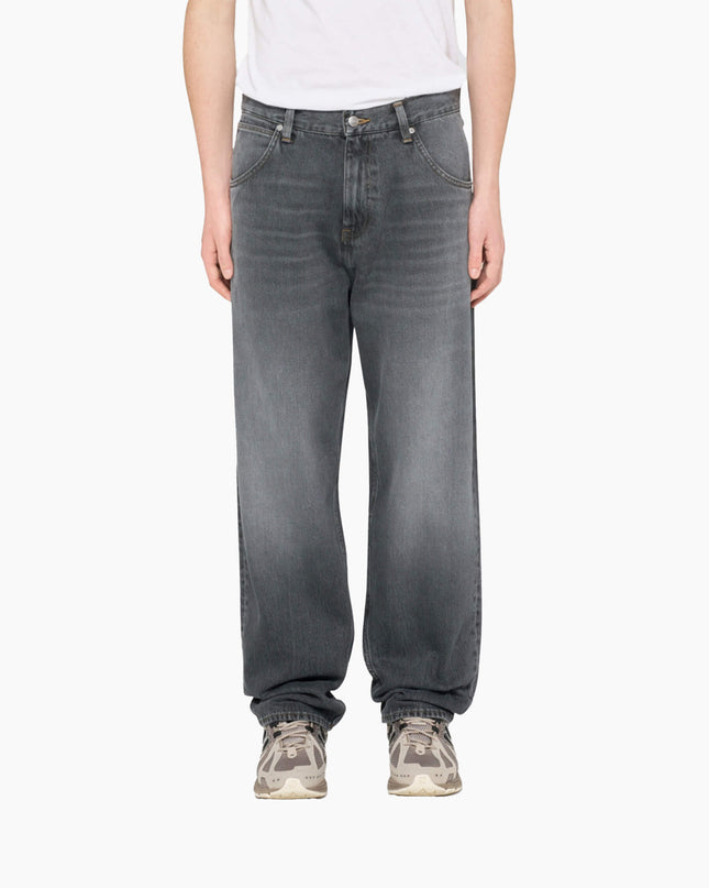Edwin Tyrell Pant Schwarz Radium Wash, Lifestyle-Frontansicht Loose Fit High Rise, Pembroke Black Denim