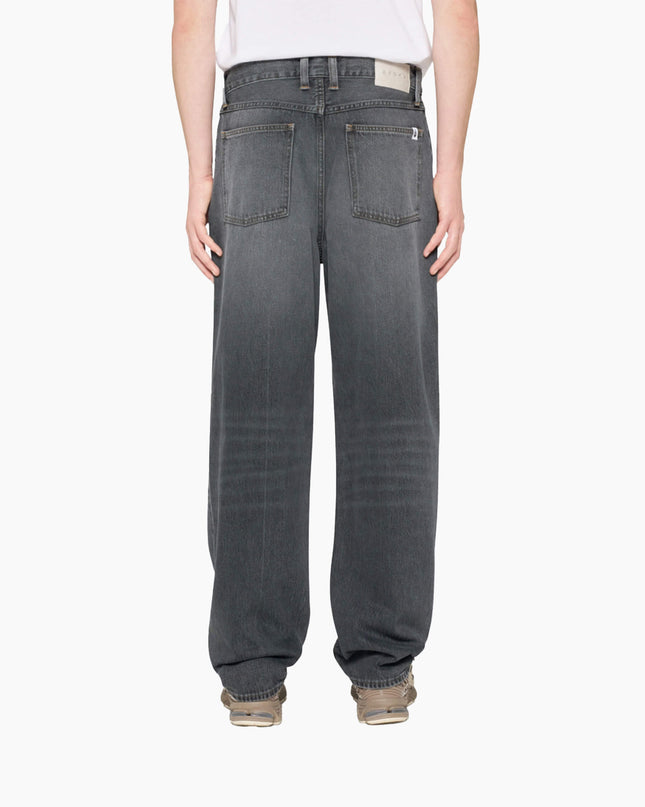 Edwin Tyrell Pant Schwarz Radium Wash, Lifestyle-Rückenansicht Loose Fit High Rise, Pembroke Black Denim