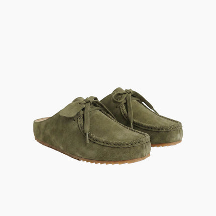 Good News Kindlin Khaki, Whipstitch-Toe Nahtdetail, Frontansicht Moccasin Mule