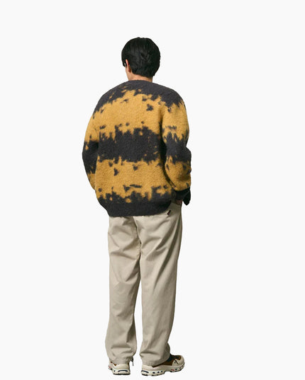 Gramicci Mohair-Splatter-Cardigan Safrangelb, Modell  Rückenansicht, Relaxed Cardigan Mohair