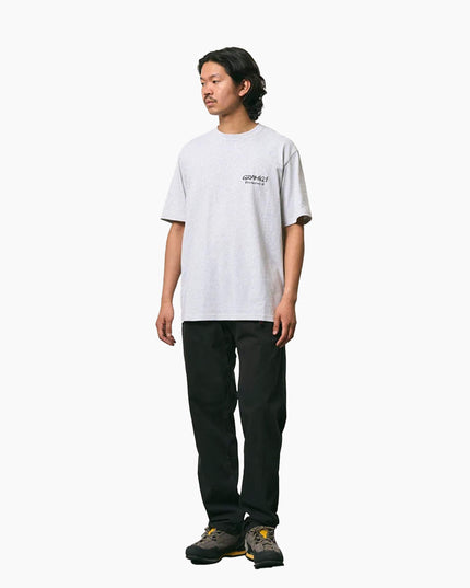 Gramicci Pant Schwarz, Modell Frontansicht Relaxed Fit Low Rise, Original Gramicci Pant seit 1982