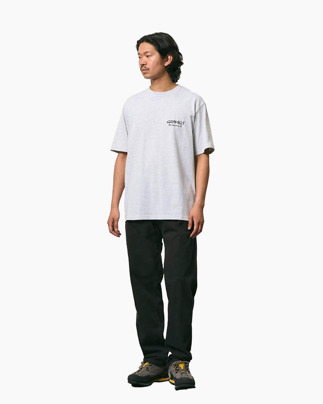 Gramicci Pant Schwarz, Modell Frontansicht Relaxed Fit Low Rise, Original Gramicci Pant seit 1982