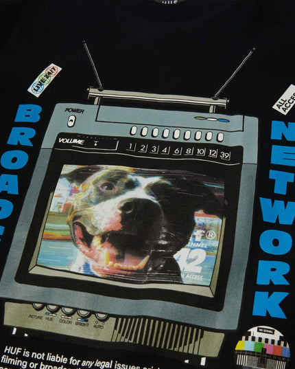 HUF Broadcast T-Shirt Schwarz, Chest-Print Nahaufnahme Broadcast Network, Retro-Fernseher Hundekopf blaue Schrift HUF Print
