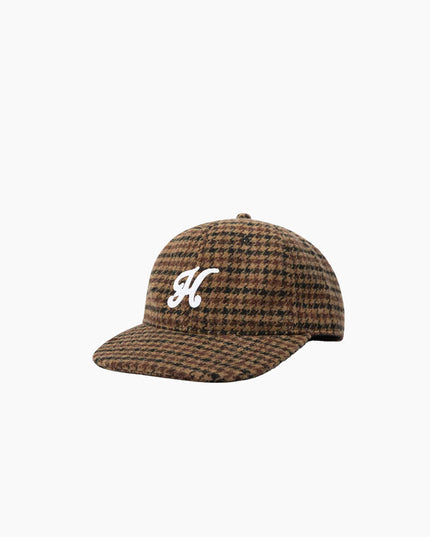 Hatline LAB Heritage Logo Snapback Salt Pepper, Detailaufnahme Filz-Patch Stickerei, weißes Heritage Logo Cap Salt Pepper