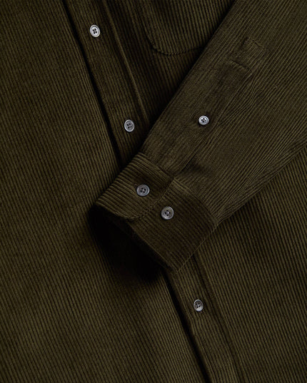 Portuguese Flannel Lobo Cordhemd Olive, Lifestyle-Aufnahme, Made in Portugal Cordhemd olive Herren