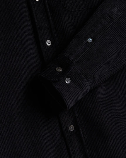 Portuguese Flannel Lobo Cordhemd Schwarz, Lifestyle-Aufnahme, Made in Portugal Cordhemd schwarz Herren
