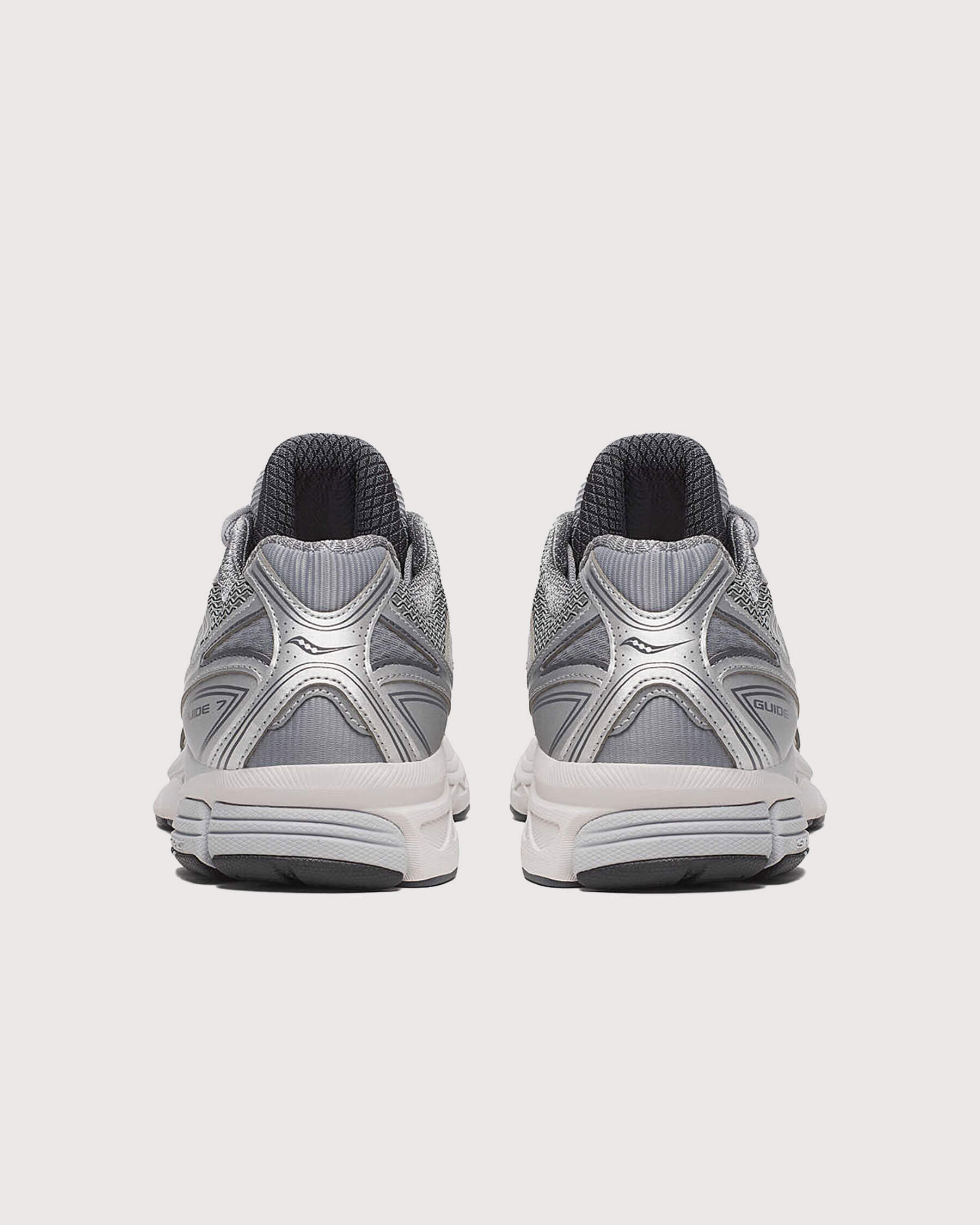 Saucony-Sneaker-ProGrid-Guide-7-Grey-Silver-04