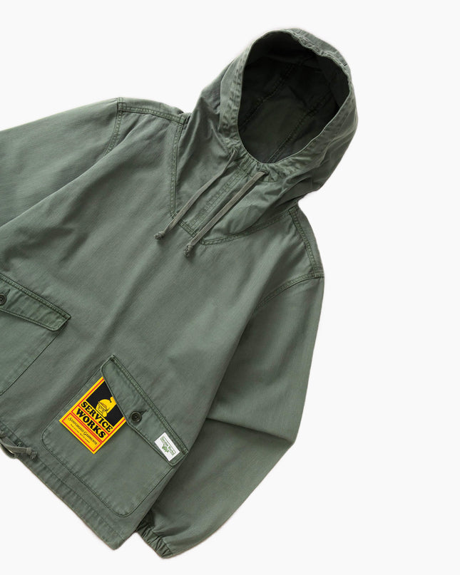 Service Works Pigment Herringbone Smock Olive, Pattentaschen Nahaufnahme, Large Patch Pockets Buttoned Flaps olive Twill