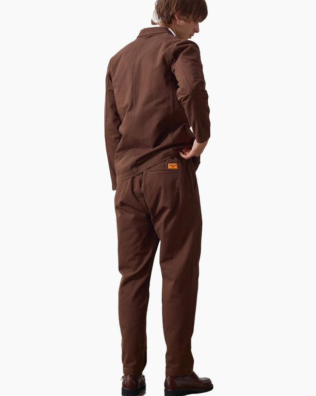 Service Works Twill Waiter Pants Brown, Lifestyle zweite Aufnahme, 310gsm Twill Kellnerhose braun Straight Tapered London