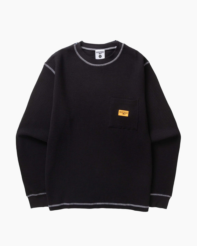 Service Works Waffle Contrast Longsleeve Schwarz Weiß, Studio-Frontansicht, 250gsm GOTS Bio-Baumwolle Waffelstrick schwarz weiß