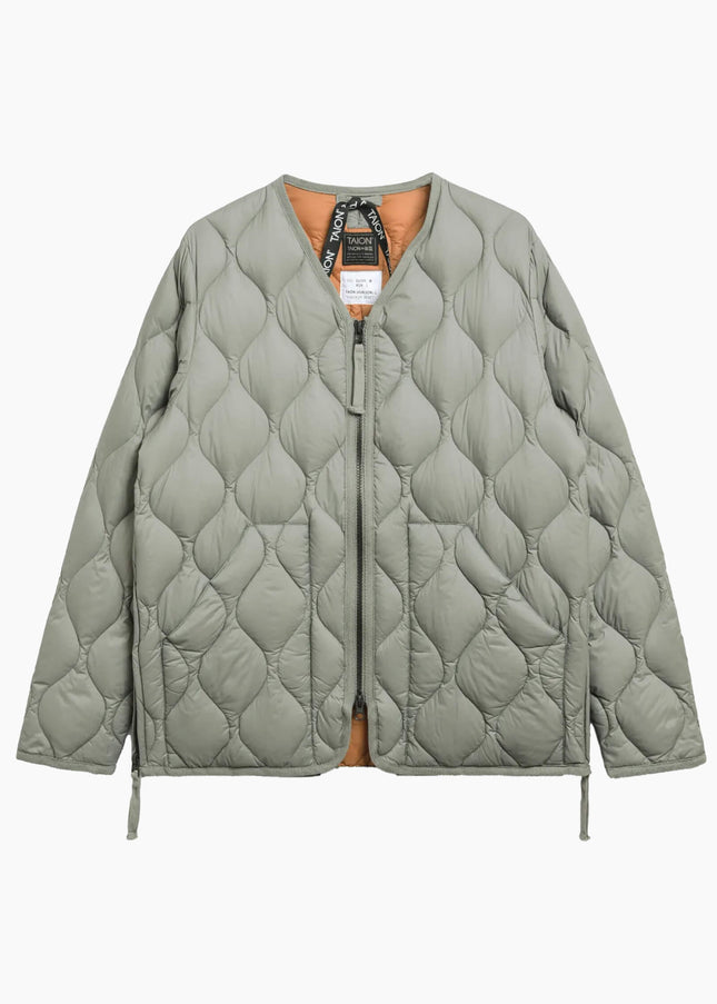 TAION Military V Neck Down JKT D.Sage Green, Produktansicht Farbchip, 800FP Soft Shell Daunenjacke salbeigrün Japan