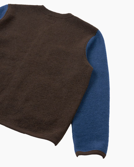 Universal Works Brown/Indigo Wool Fleece Cardigan, Rückseite Flat Lay, Cotton Rib Bündchen und Saum