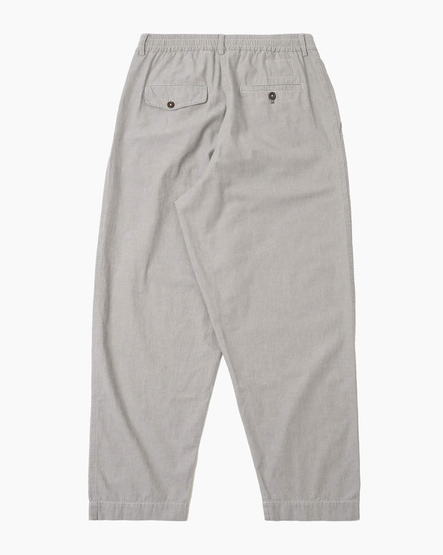 Universal-Works-Izumi-Cotton-Oxford-Pant-Grau-02