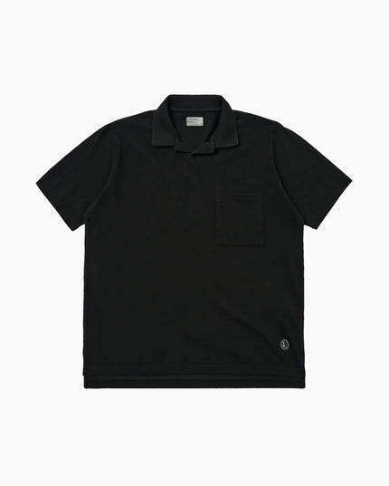 Universal-Works-Vacation-Polo-schwarz-01