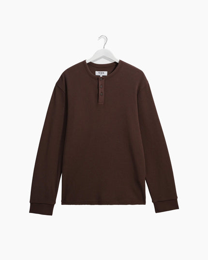 Wax London Caleb Henley Longsleeve Braun, Frontansicht Regular Fit, 380gsm Waffle Jersey Bio-Baumwolle