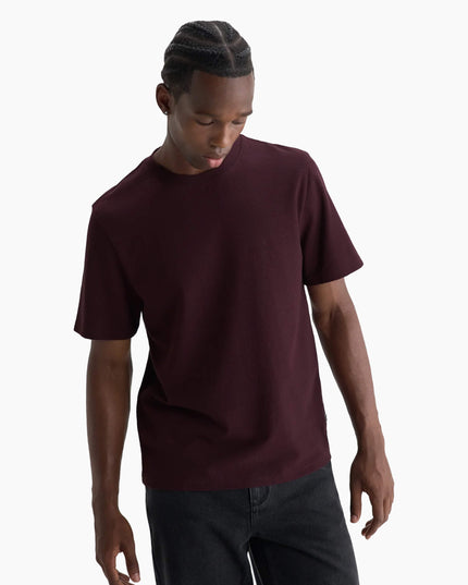 Wax London Dean T-Shirt Dunkellila, Lifestyle-Aufnahme, Textured Jersey 280gsm Dean dunkellila Herren