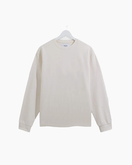 Wax London Hayden Longsleeve Ecru, Frontansicht Regular Fit, 280gsm Textured Organic Cotton Crewneck Ecru