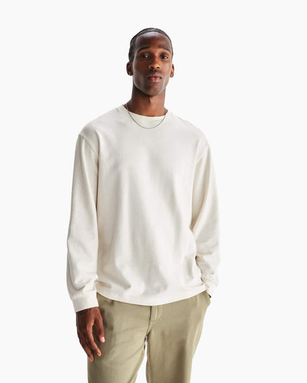 Wax London Hayden Longsleeve Ecru, Lifestyle-Aufnahme, Textured Jersey 280gsm Crewneck Longsleeve Off-White