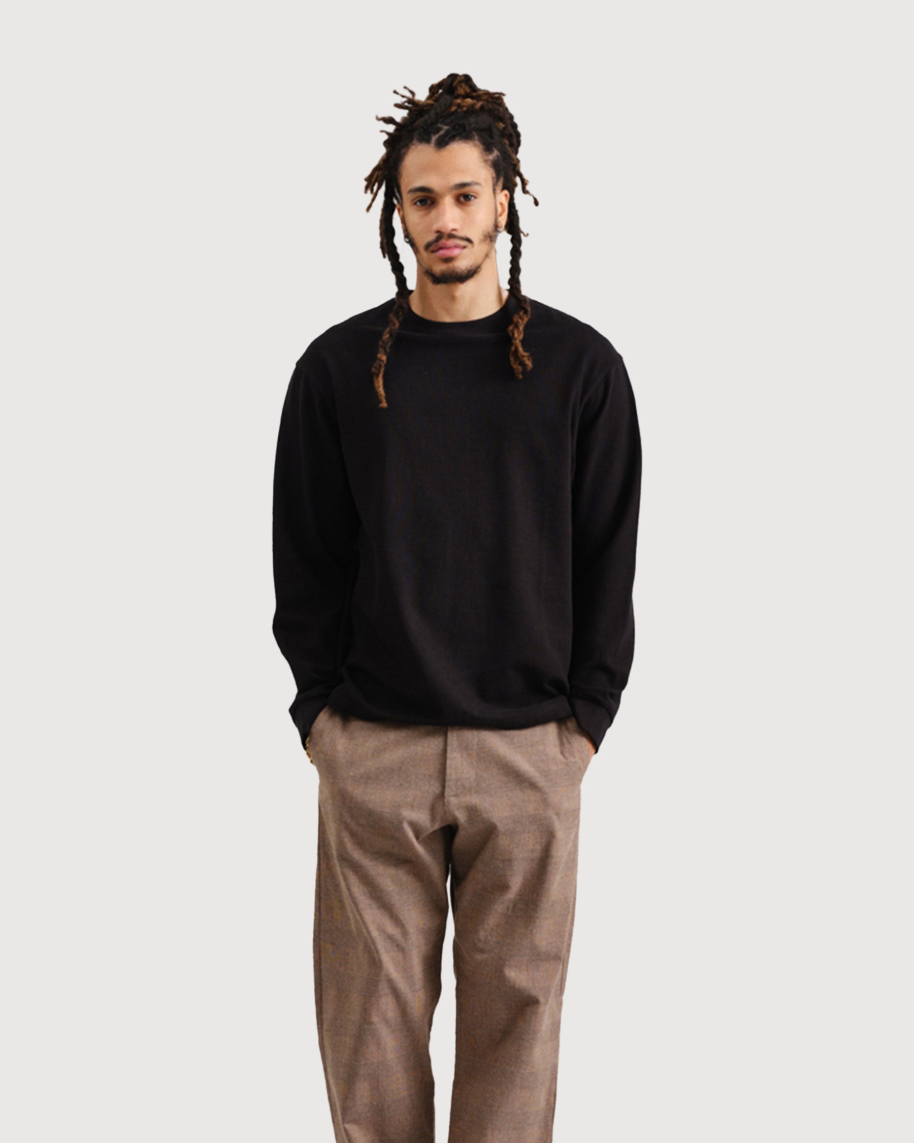 Wax-London-Longsleeve-Hayden-Schwarz-02